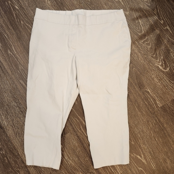 Spanx Crisp White On the GO Kick Capri Pants Size 1X Plus Size - Picture 2 of 10